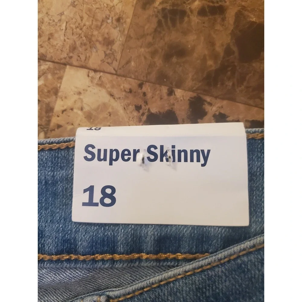 Old Navy Super Skinny Ankle crop‎ sz 18 medium wash nwt wow midrise stretch